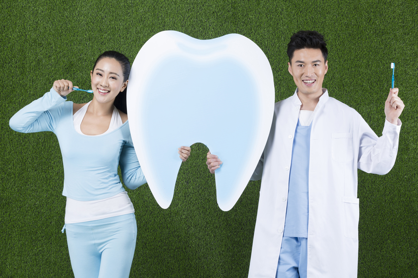 牙龈萎缩可以恢复吗？