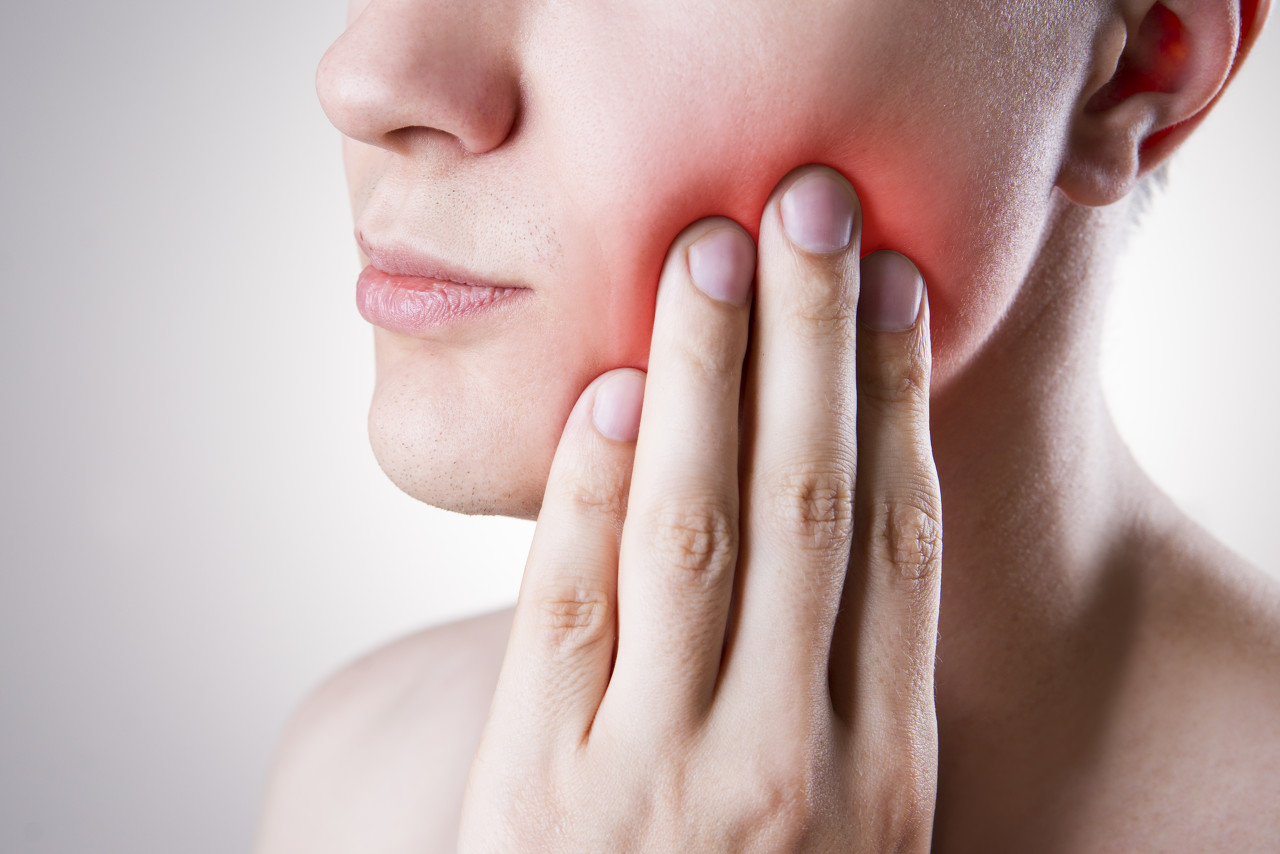 牙齿松动出现疼痛要怎么办？