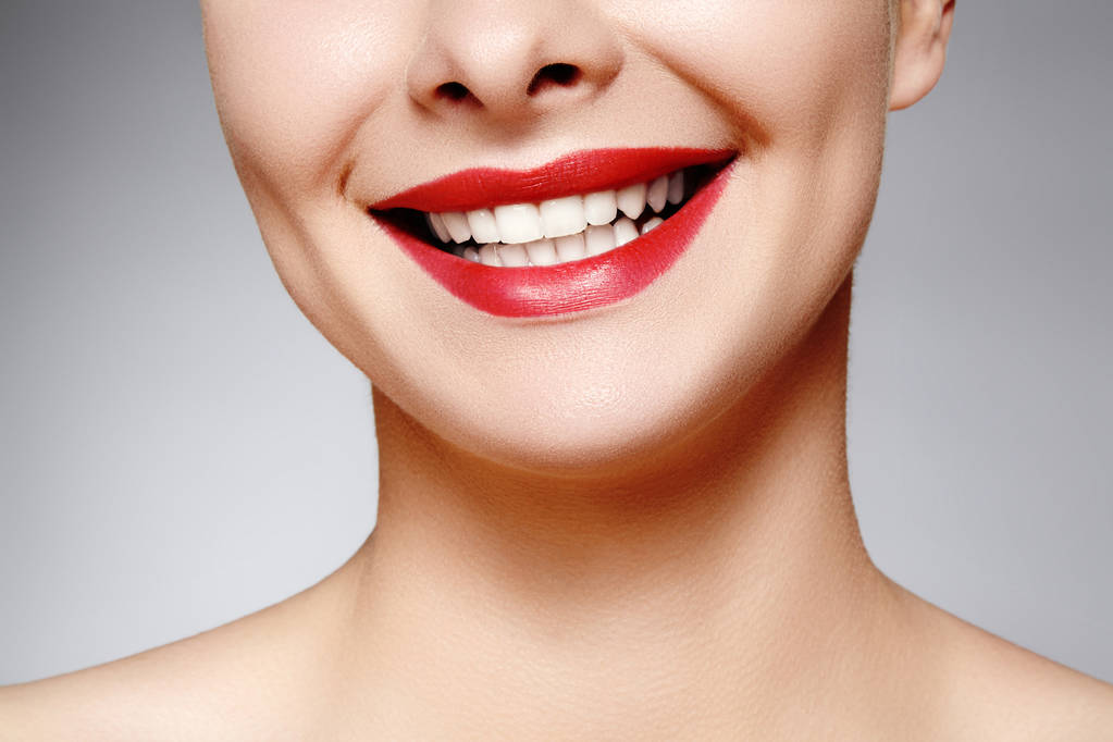 牙齿发黄是什么原因导致？