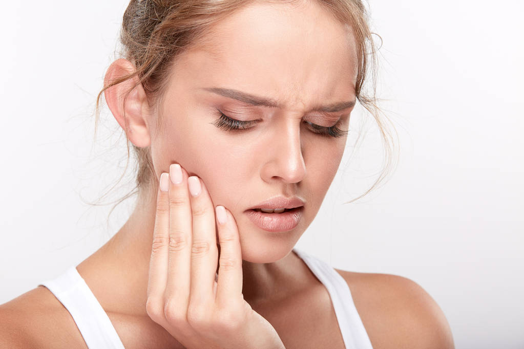 为什么牙齿会突然变得很敏感？