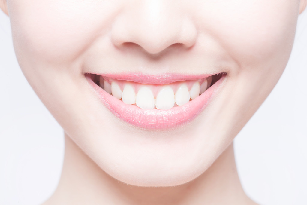洗牙能让牙齿变白吗？牙齿美白哪种方法好？