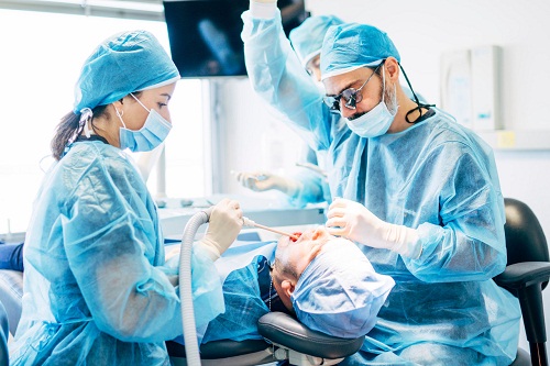 深圳爱康健口腔医院种牙