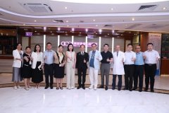 启航深港，联通世界|国际牙医师学院(ICD)第十五区主席侯锦泉教授一行莅临考察指导